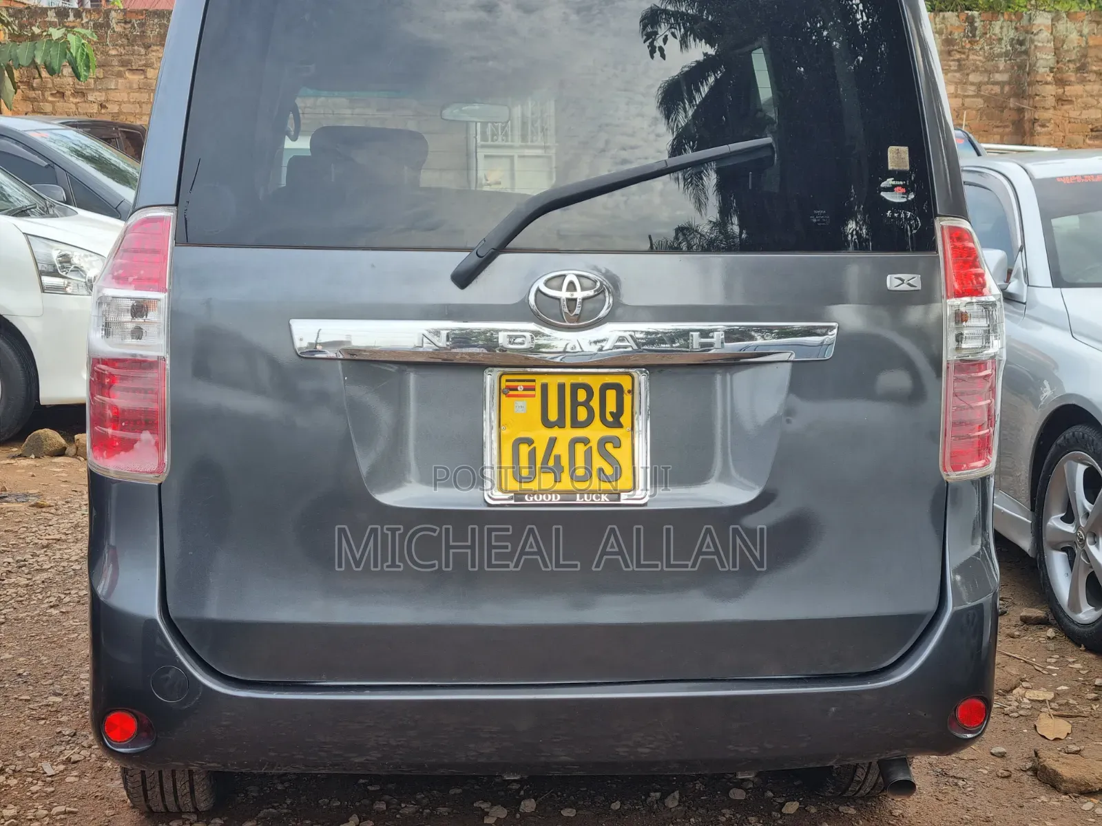 Toyota Noah 2012 Black