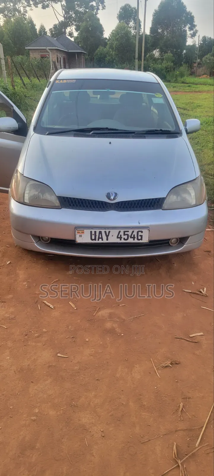Toyota Platz 2001 Silver