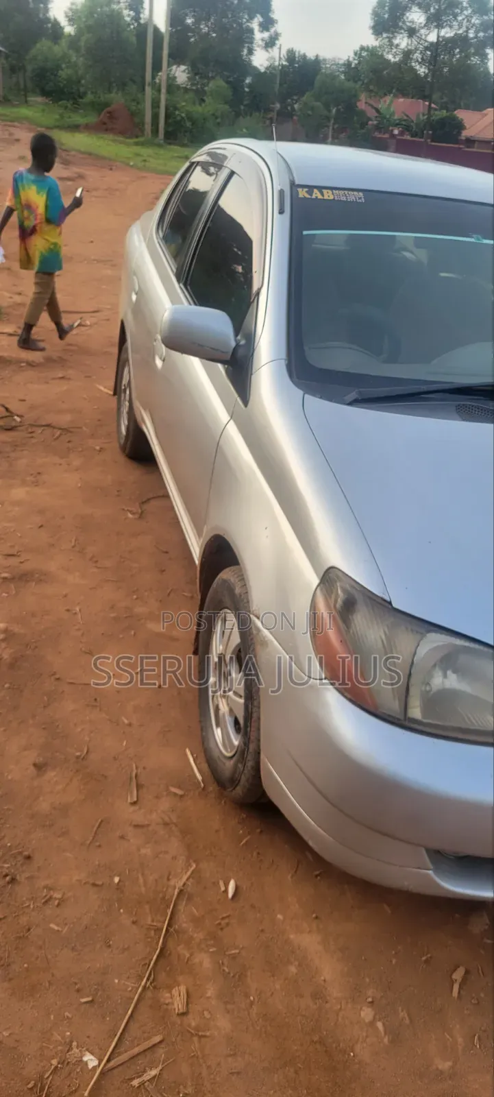 Toyota Platz 2001 Silver