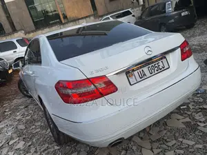 Mercedes-Benz E300 2011 White