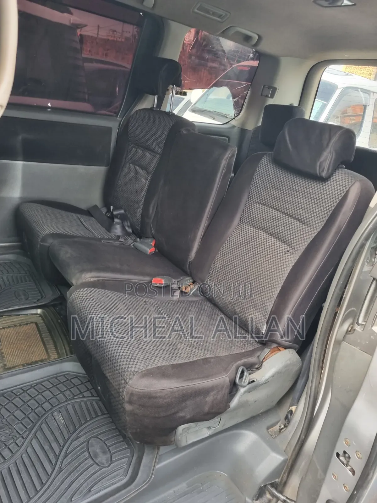 Toyota Noah 2009 Silver