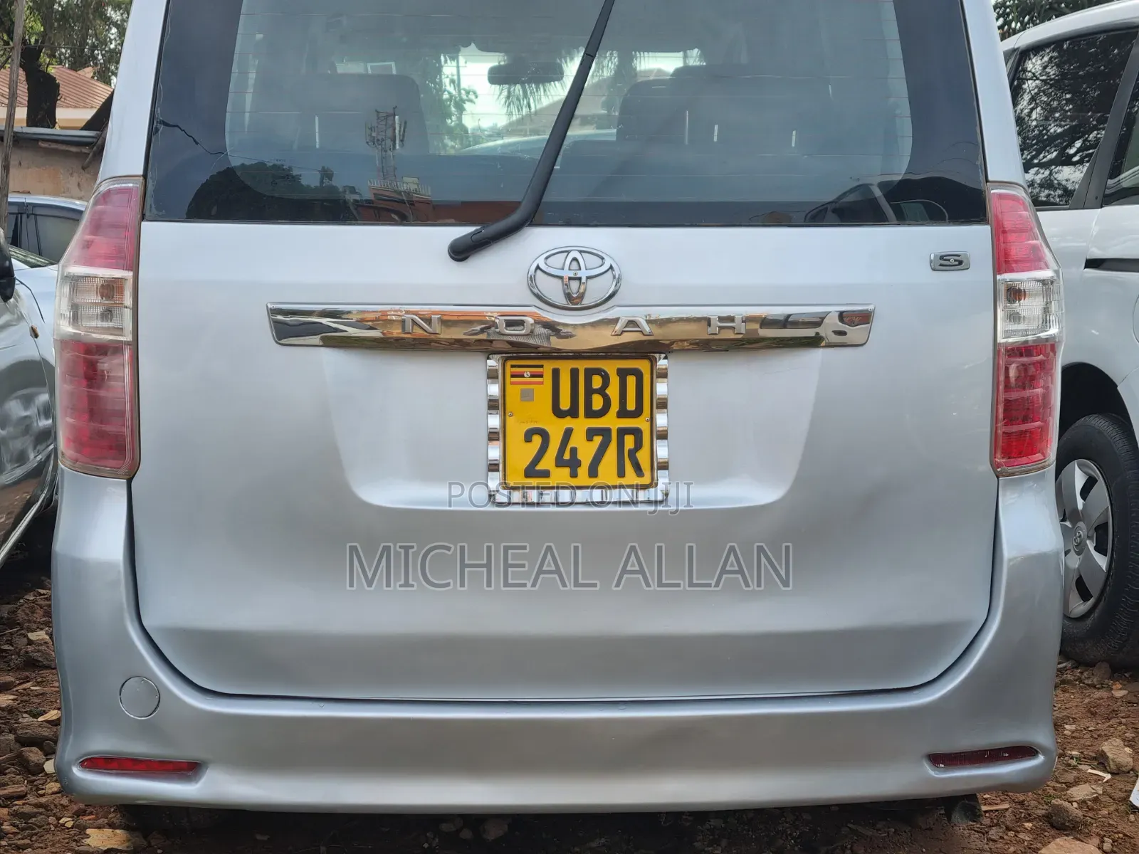 Toyota Noah 2009 Silver