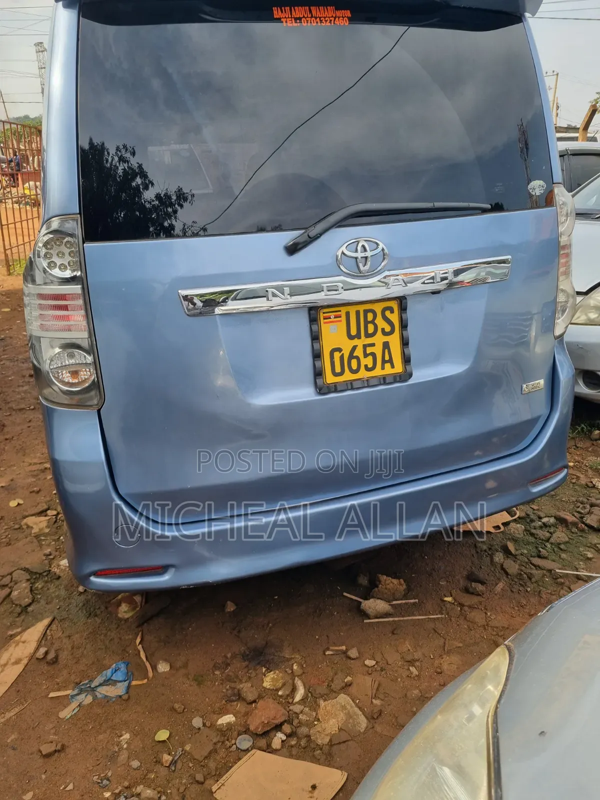 Toyota Noah 2010 Green