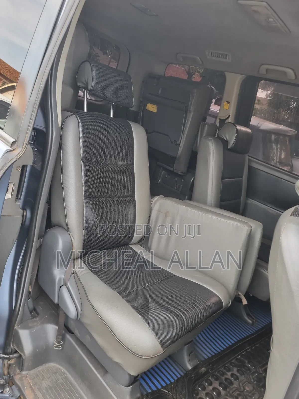 Toyota Noah 2010 Green