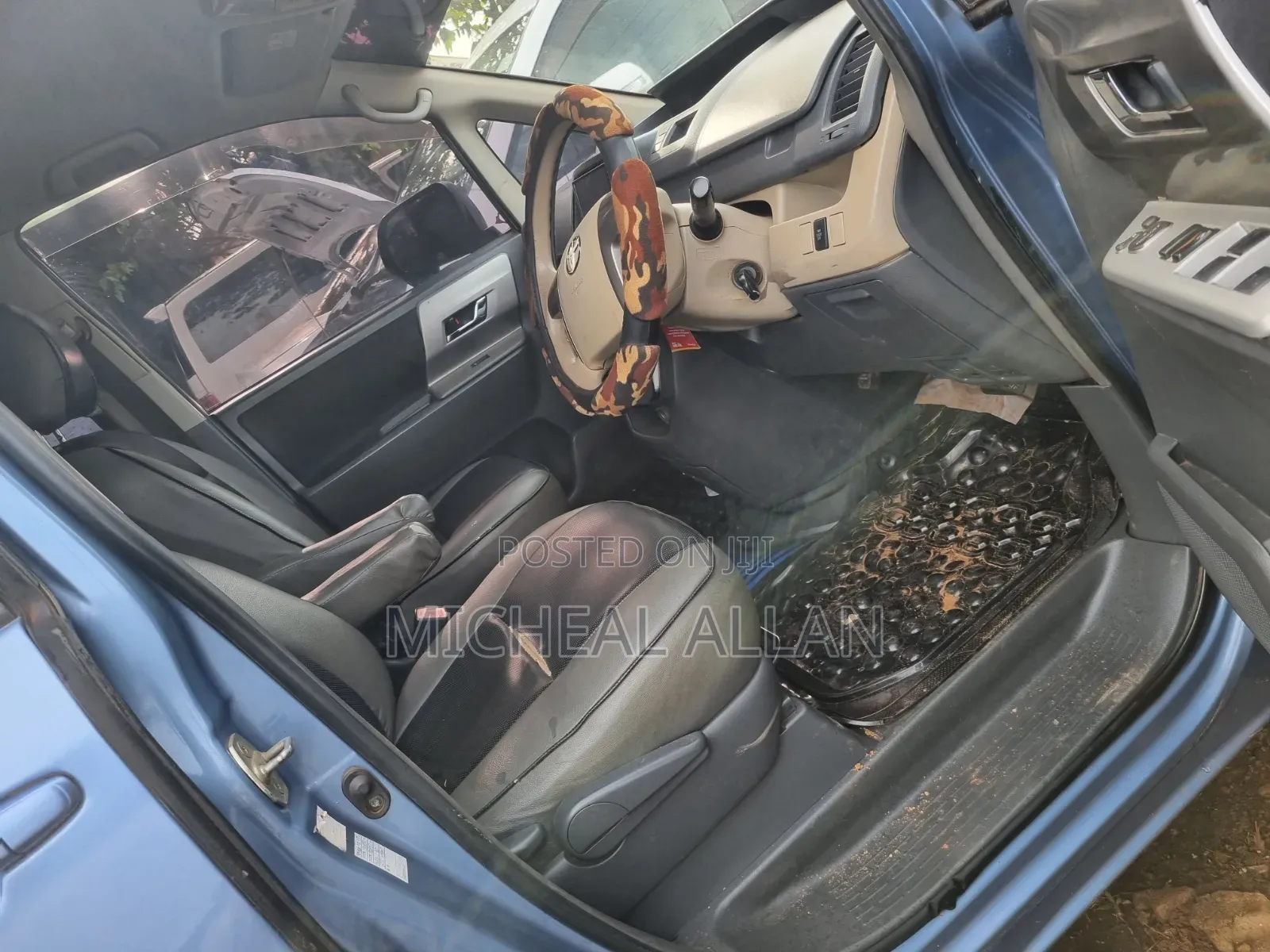 Toyota Noah 2010 Green