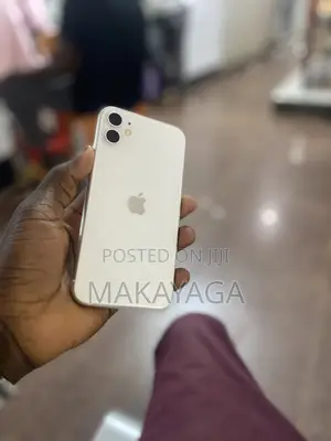 Apple iPhone 11 64 GB Gold