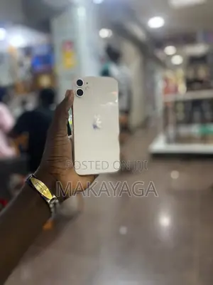 Apple iPhone 11 64 GB Gold