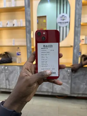 Apple iPhone 13 128 GB Red