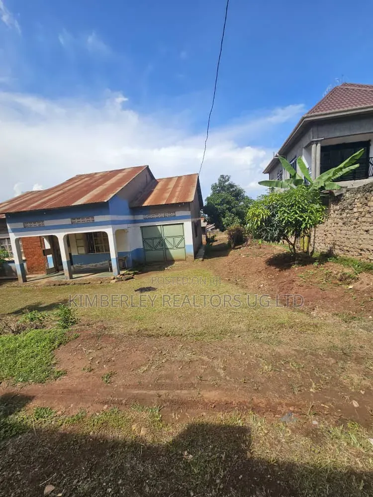 13 Decimals Plot With a Structure – Zaana (Entebbe Road) at 170m