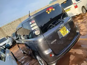 Toyota Sienta 1.5 AWD 2010 Gray