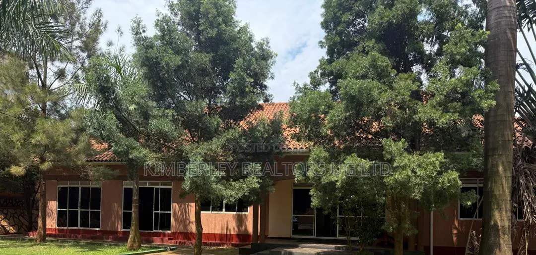 Partitioned Office House – Mengo at 1.25bn