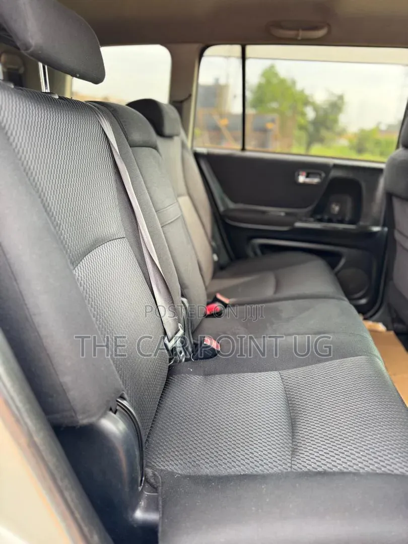 Toyota Kluger 2003 Silver