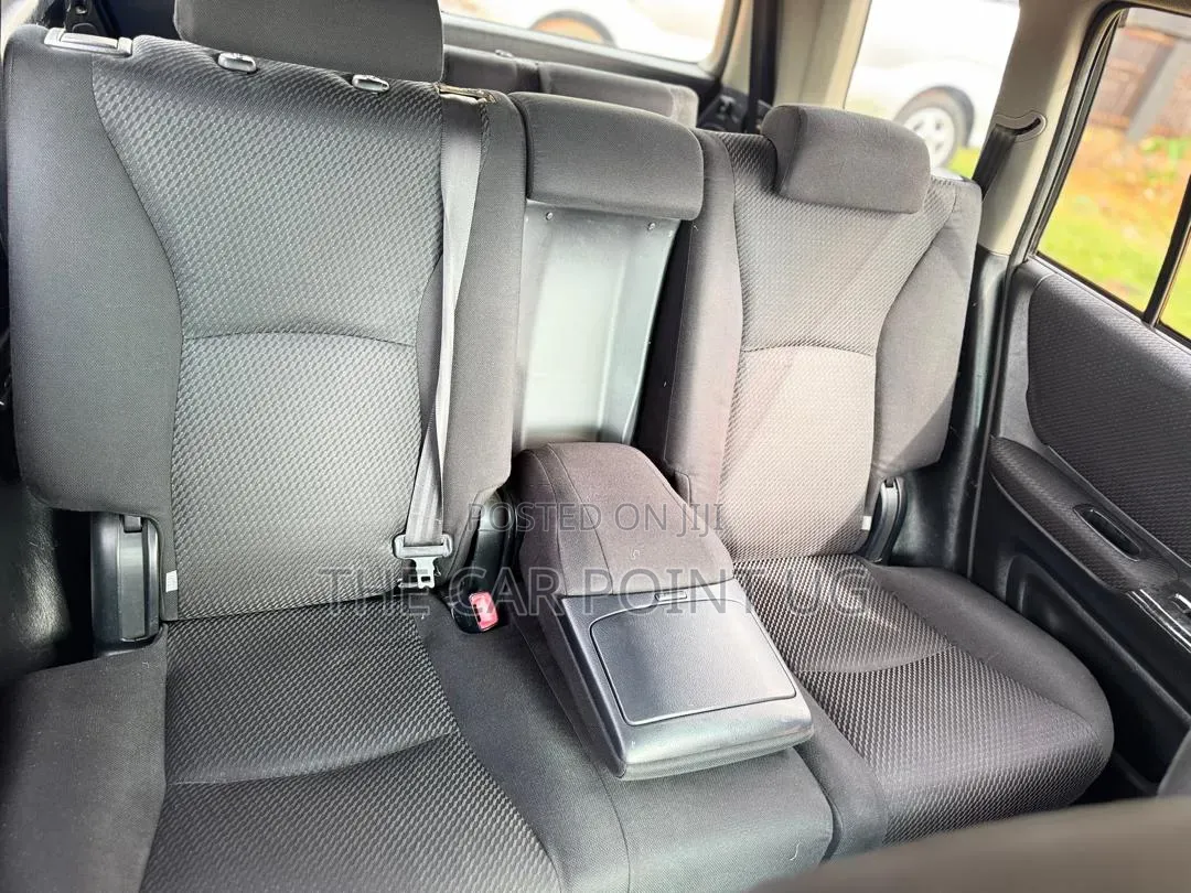 Toyota Kluger 2003 Silver