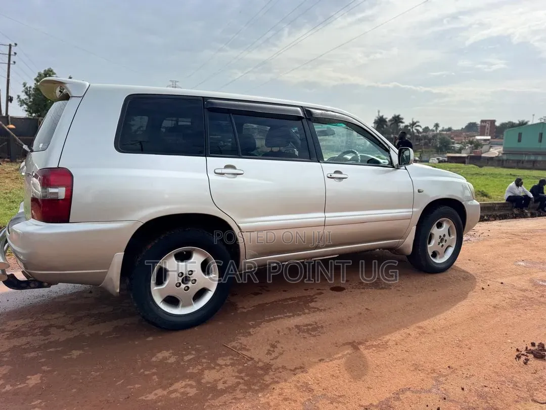 Toyota Kluger 2003 Silver