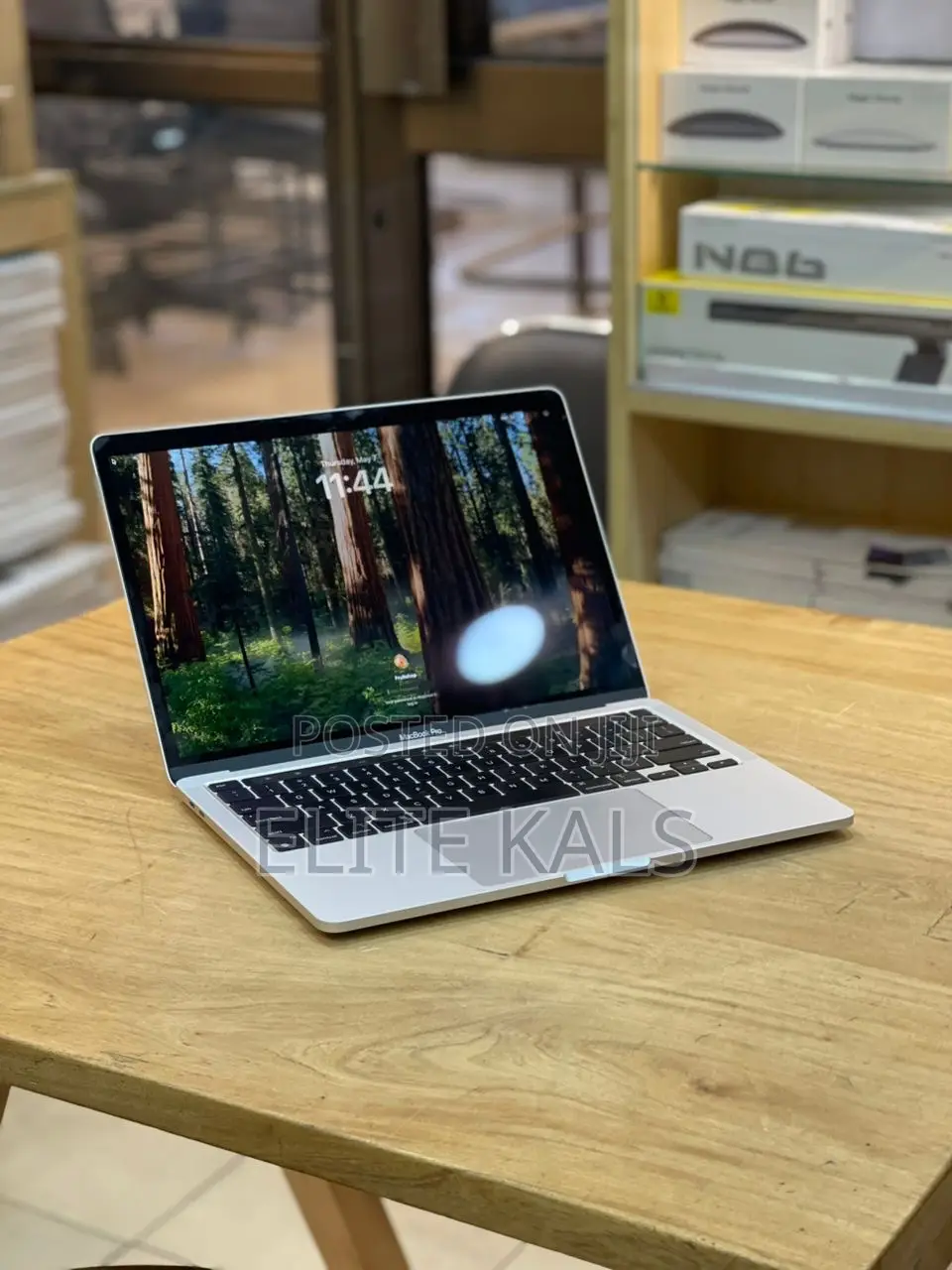 New Laptop Apple MacBook Air 8GB Apple M1 SSHD (Hybrid) 256GB