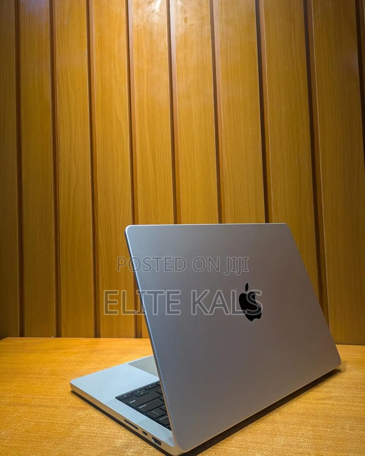 New Apple MacBook Pro 2021 M1 32GB Apple M1 Pro SSHD (Hybrid) 512GB