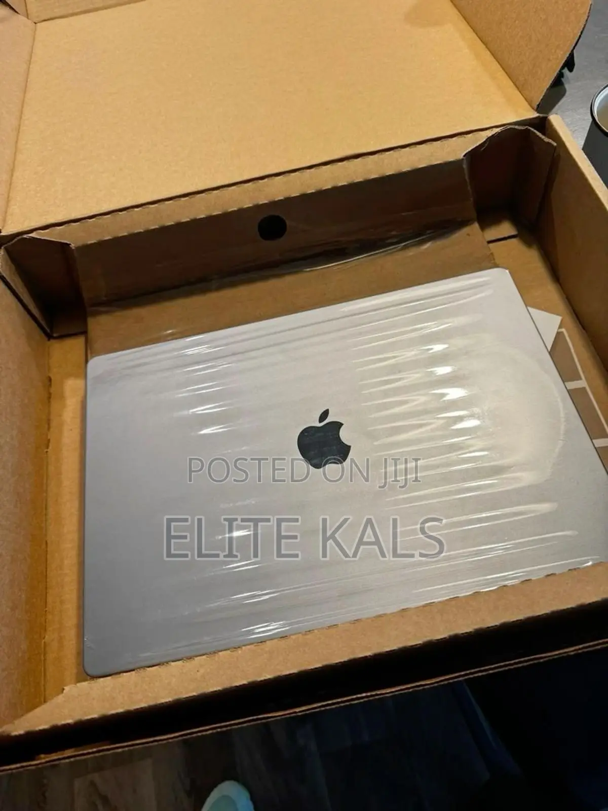 New Apple MacBook Pro 2021 M1 32GB Apple M1 Pro SSHD (Hybrid) 512GB