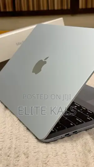 New Apple MacBook Pro 2021 M1 32GB Apple M1 Pro SSHD (Hybrid) 512GB