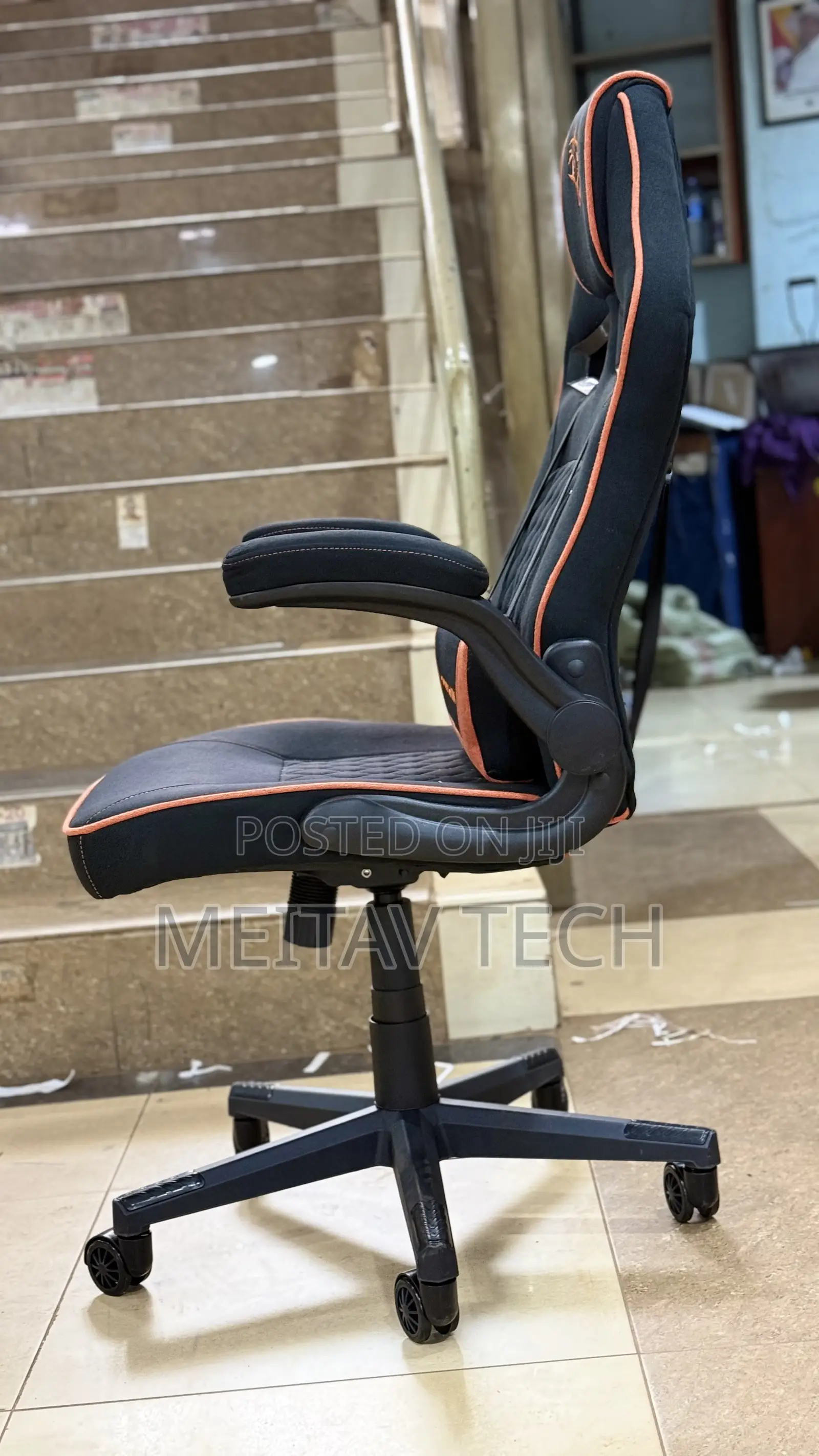 Porodo Gaming Chair With Fabric Covered Cushion