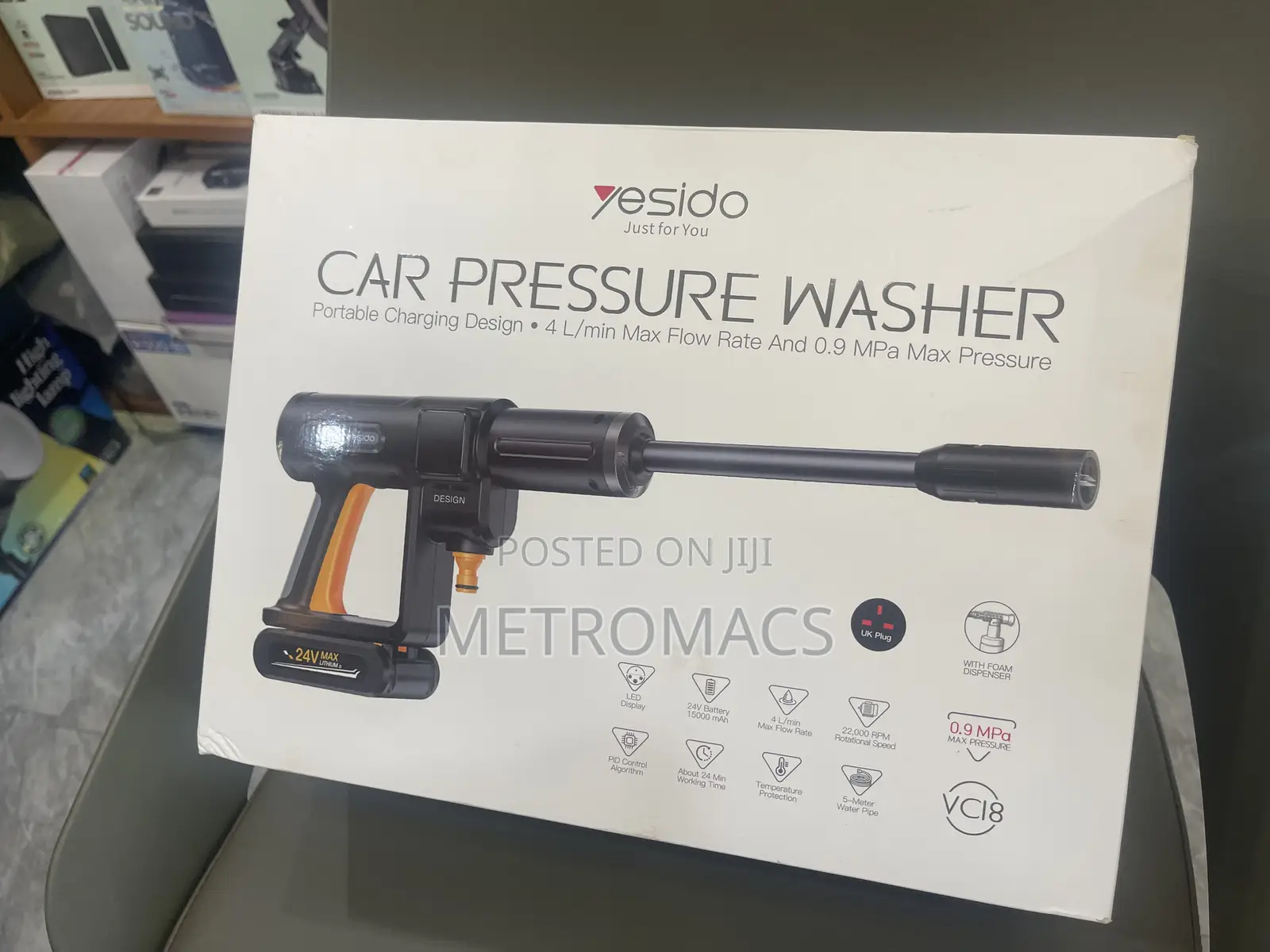 Yesido Vc18, a Handheld, Cordless Car Pressure Washer.