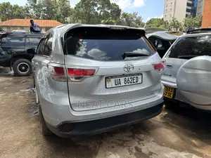 Toyota Kluger 2015 Silver
