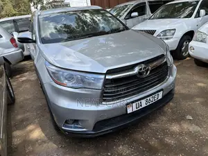 Toyota Kluger 2015 Silver