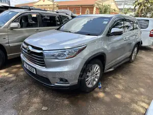 Toyota Kluger 2015 Silver