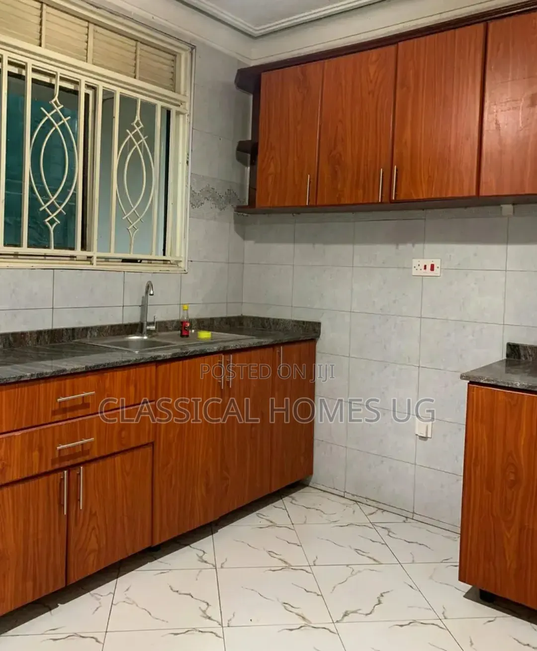 3bdrm Apartment in Mutundwe, Central Division for rent