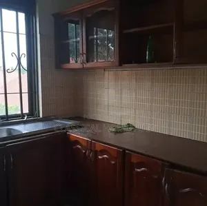 3bdrm Apartment in Mutundwe, Central Division for rent