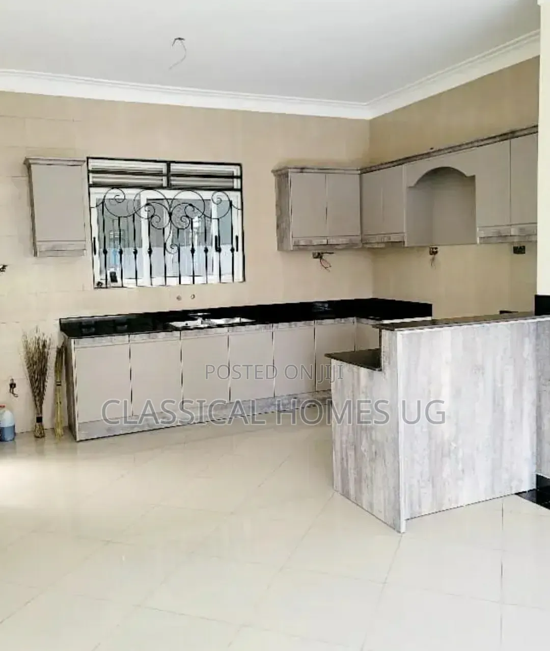 5bdrm Duplex in Kira, Central Division for rent