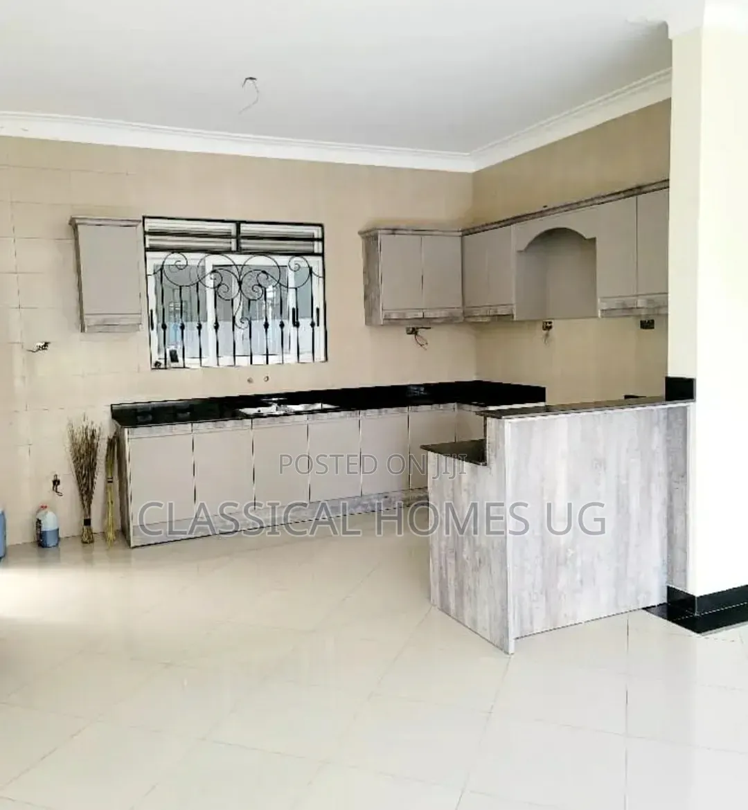 5bdrm Duplex in Kira, Central Division for rent