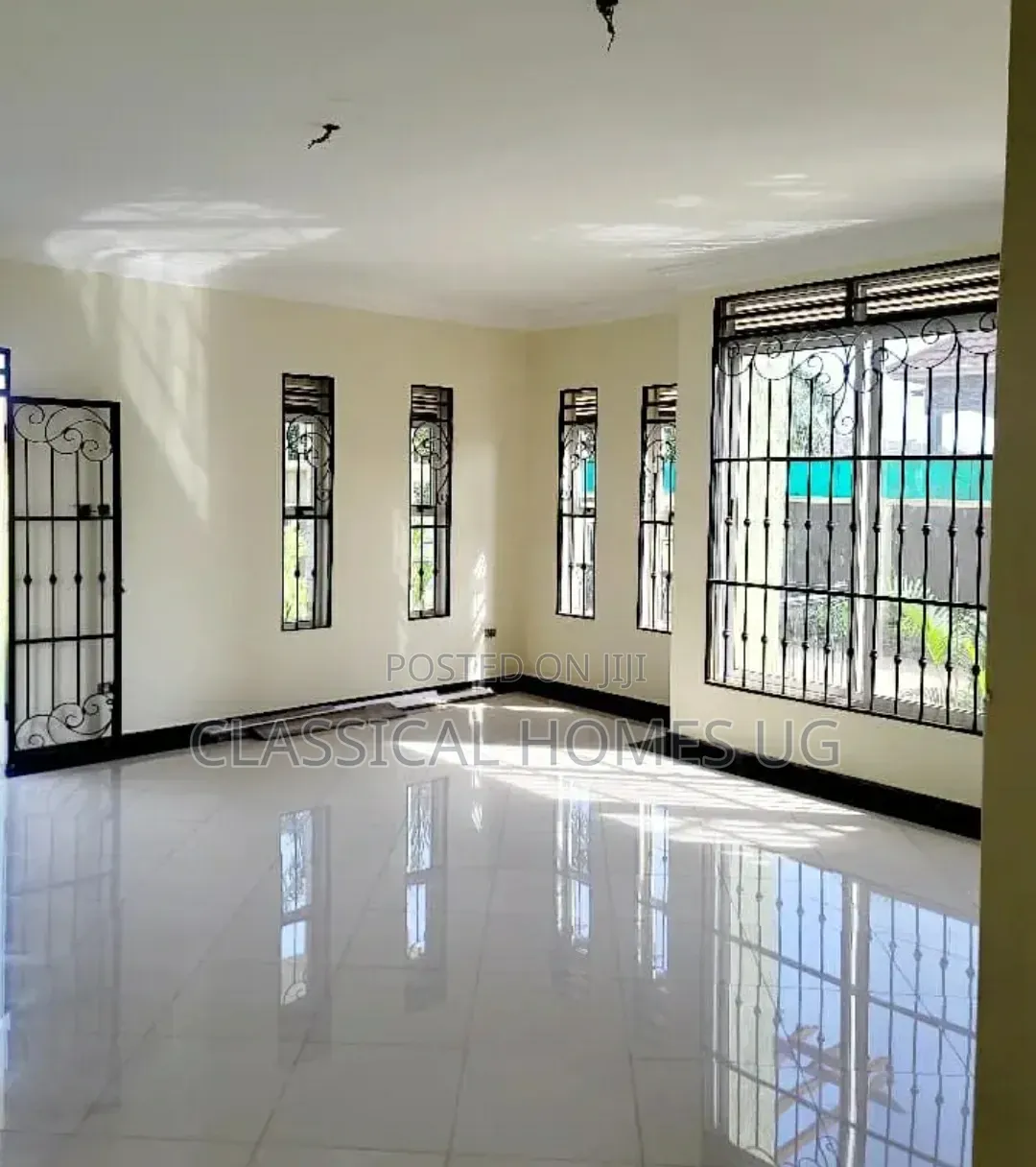 5bdrm Duplex in Kira, Central Division for rent