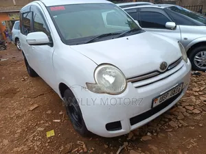 Toyota Sienta 2005 White
