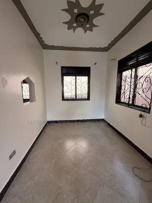 2bdrm House in Kabumma, Central Division for sale
