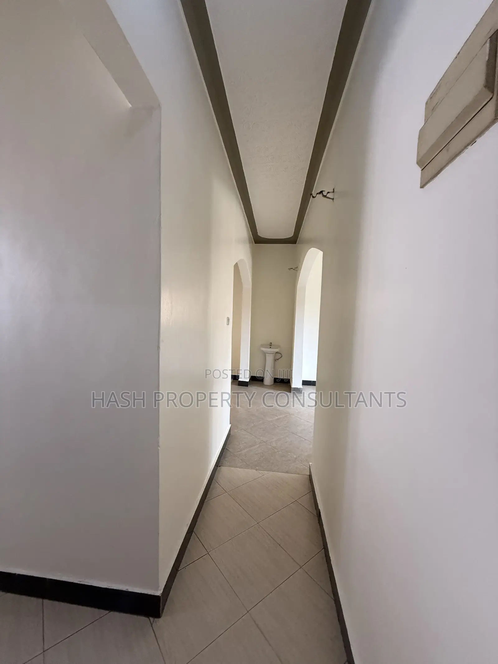 2bdrm House in Kabumma, Central Division for sale