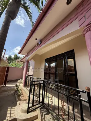 2bdrm House in Kabumma, Central Division for sale