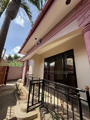 2bdrm House in Kabumma, Central Division for sale