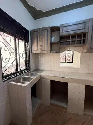 2bdrm House in Kabumma, Central Division for sale