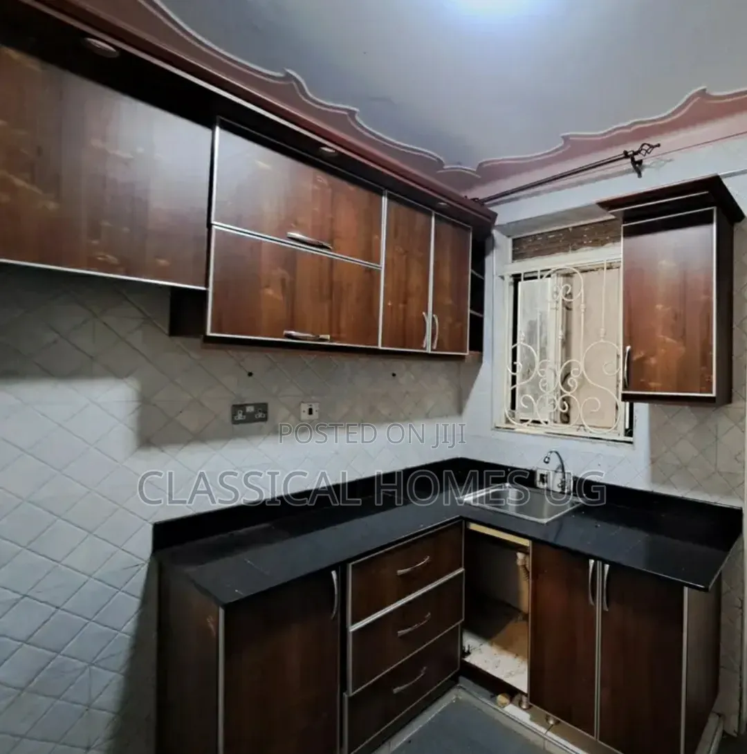 3bdrm Apartment in Mutundwe, Central Division for rent