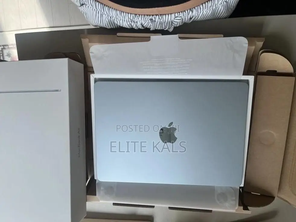 New Apple MacBook Pro 2021 M1 32GB Apple M1 Pro SSHD (Hybrid) 512GB