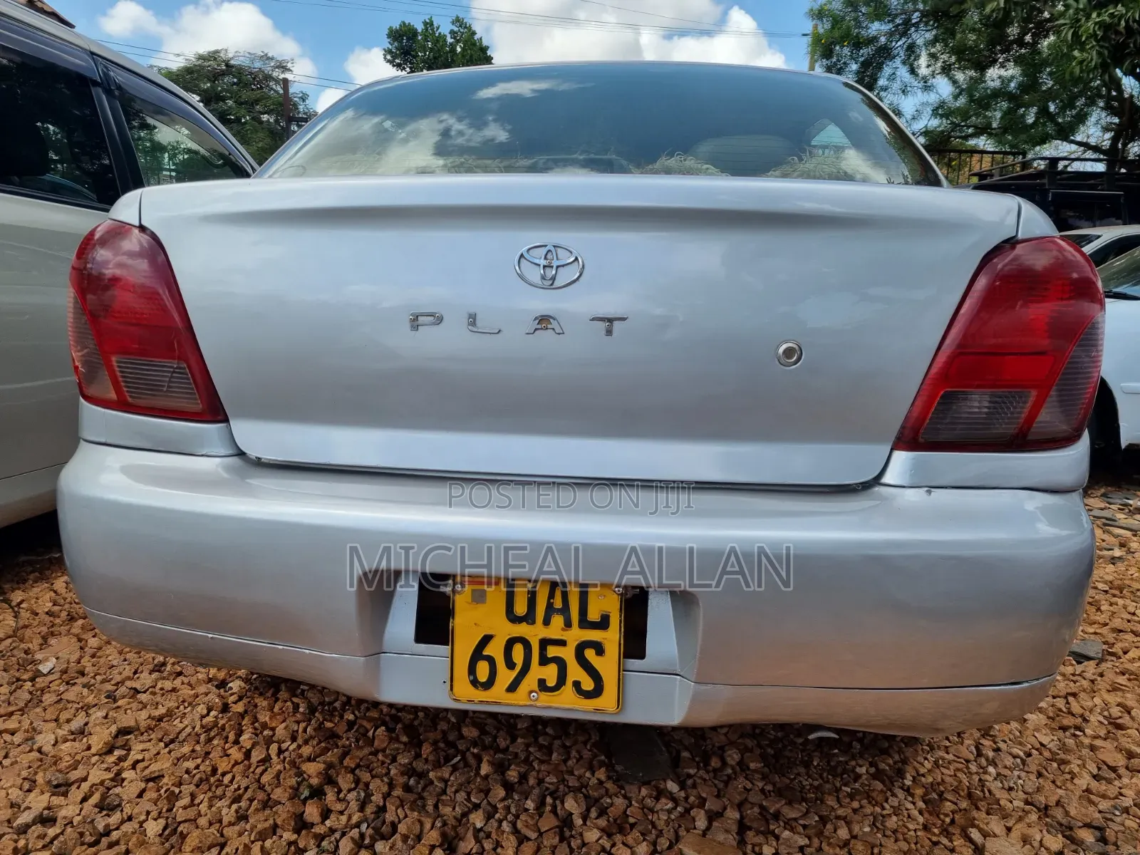 Toyota Platz 2000 Silver