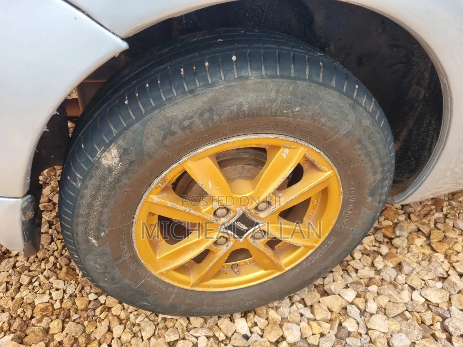 Toyota Platz 2000 Silver