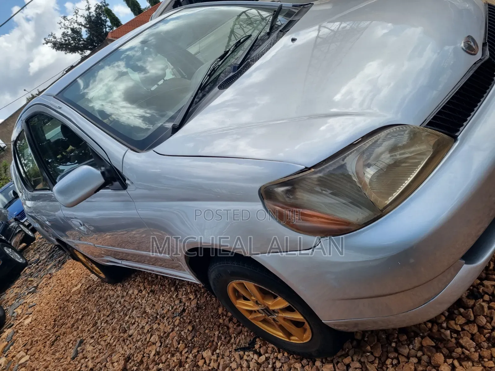 Toyota Platz 2000 Silver