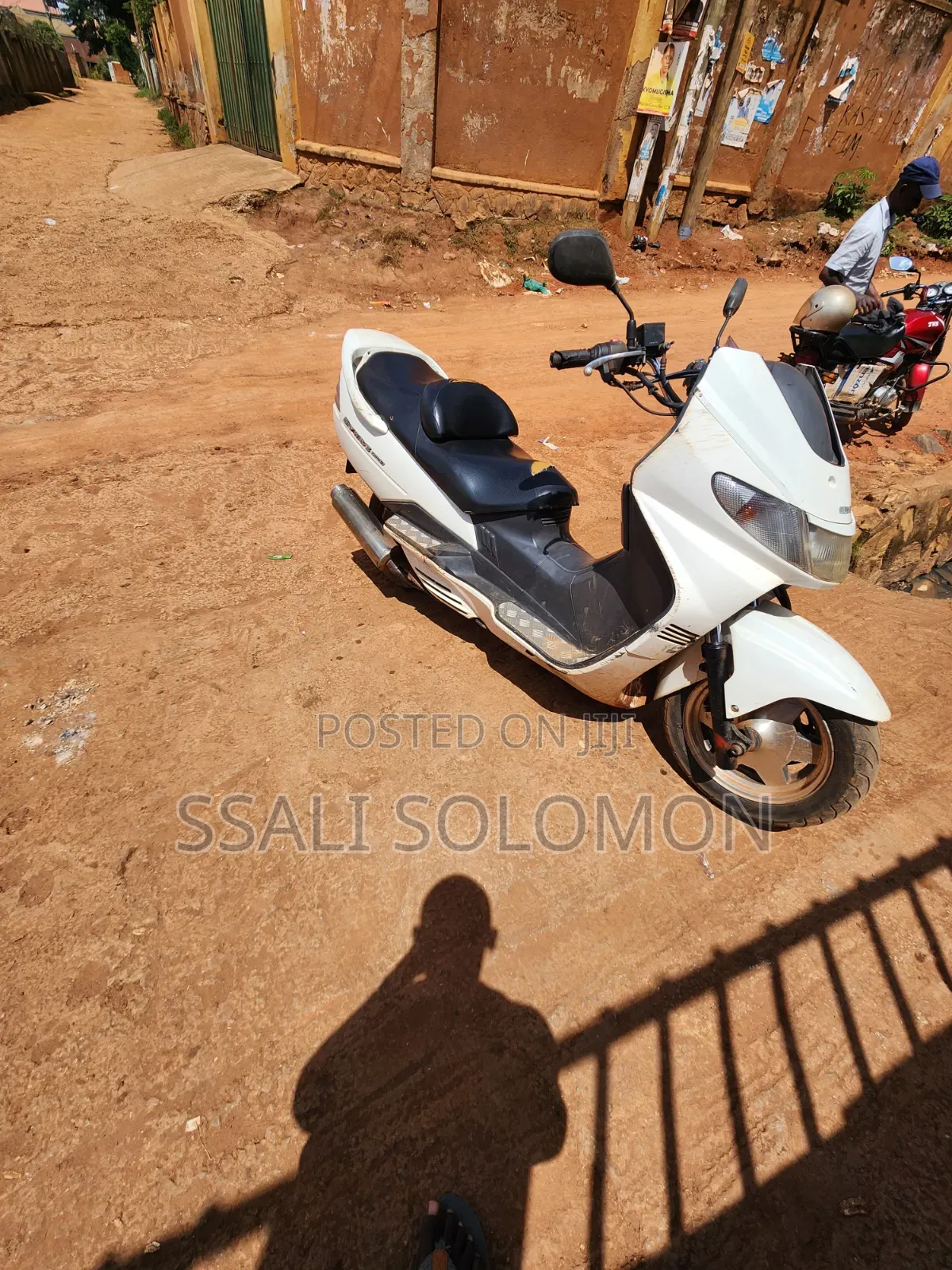 Suzuki Burgman 2009 White