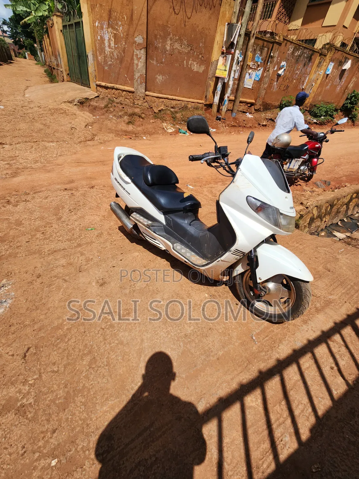 Suzuki Burgman 2009 White