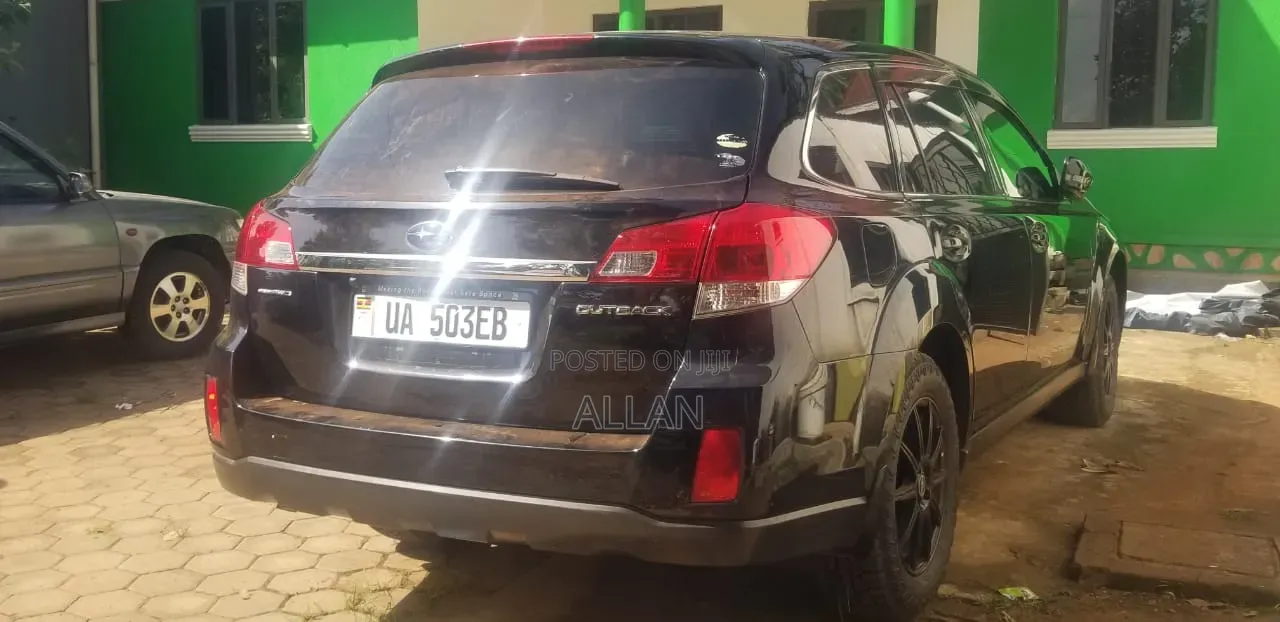 Subaru Outback 2012 Black