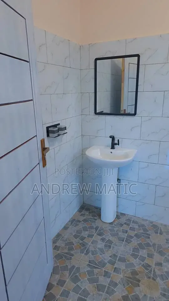 4bdrm Bungalow in Andrew Matic, Rubaga for sale