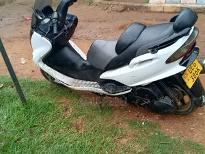 Yamaha Majesty 2005 White