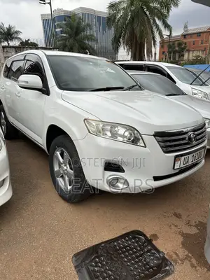 Toyota Vanguard 2011 Pearl