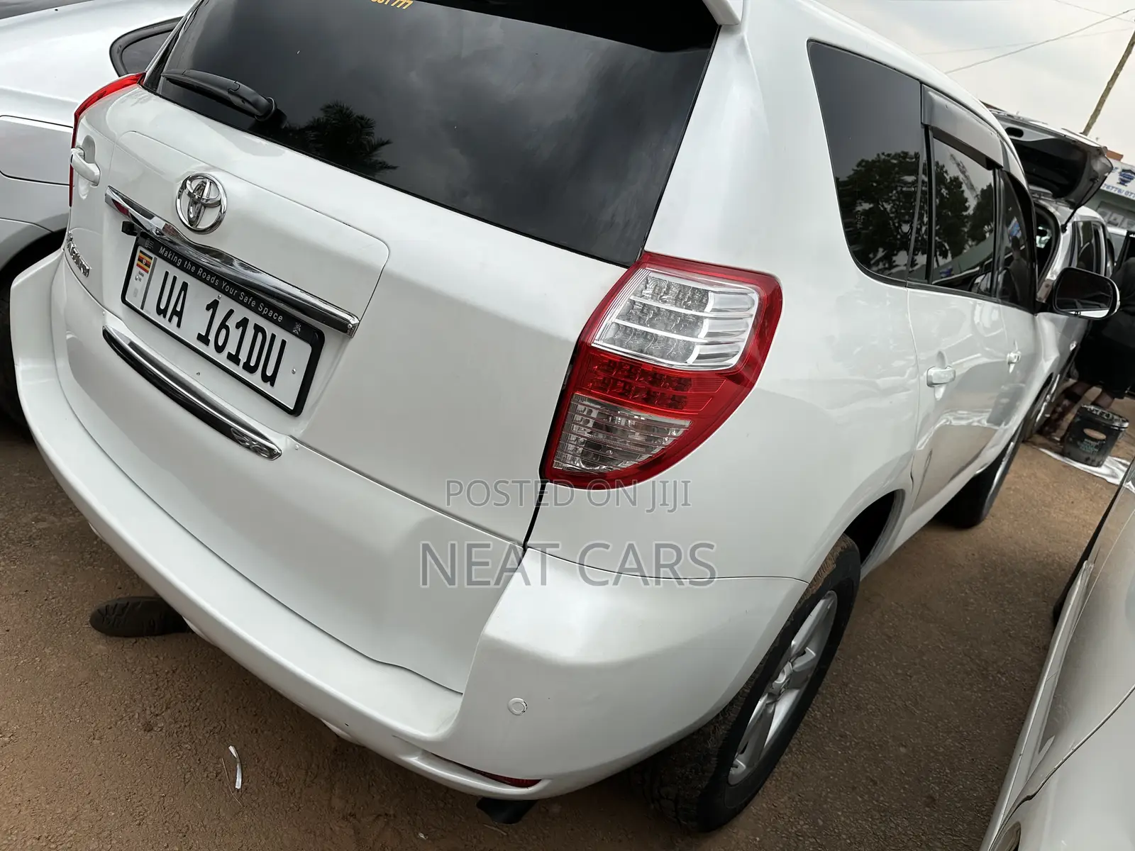 Toyota Vanguard 2011 Pearl